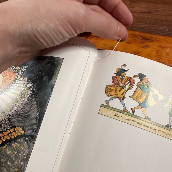 Vintage 1999 William Shakespeare & The Globe Hardcover Book - Picture 5 of 11